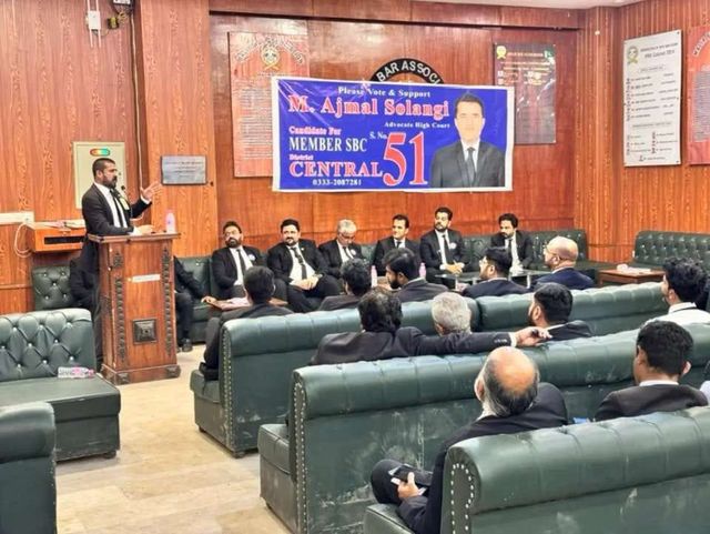 An advocate addressing a Bar association gathering
